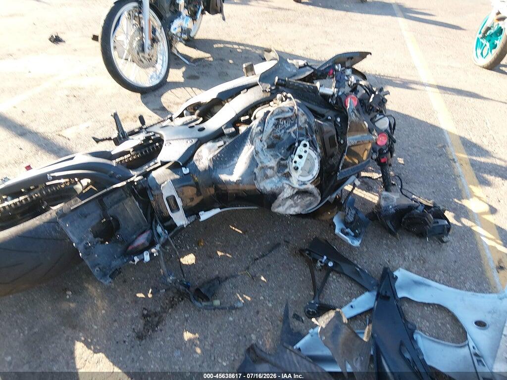 JKAZXCJ14DA018166 2013 KAWASAKI ZX1000 photo no. 4