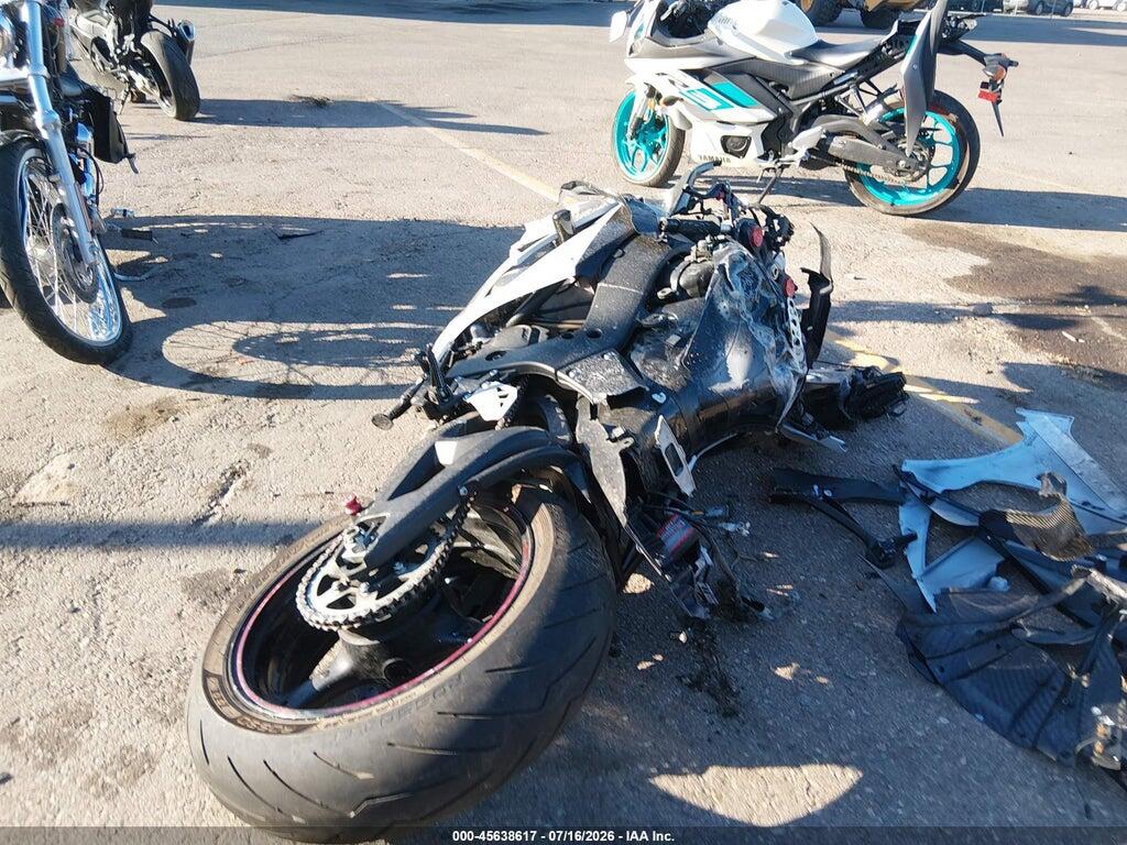 JKAZXCJ14DA018166 2013 KAWASAKI ZX1000 photo no. 6
