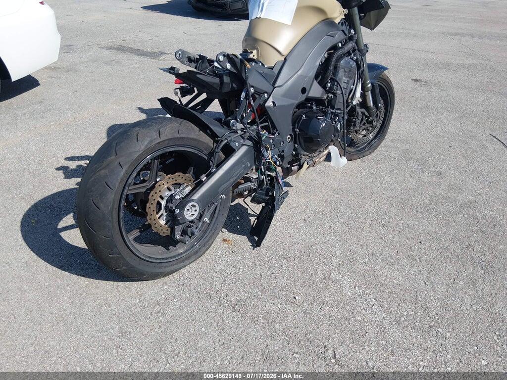 JKAZXCH14DA006105 2013 KAWASAKI ZX1000 photo no. 4