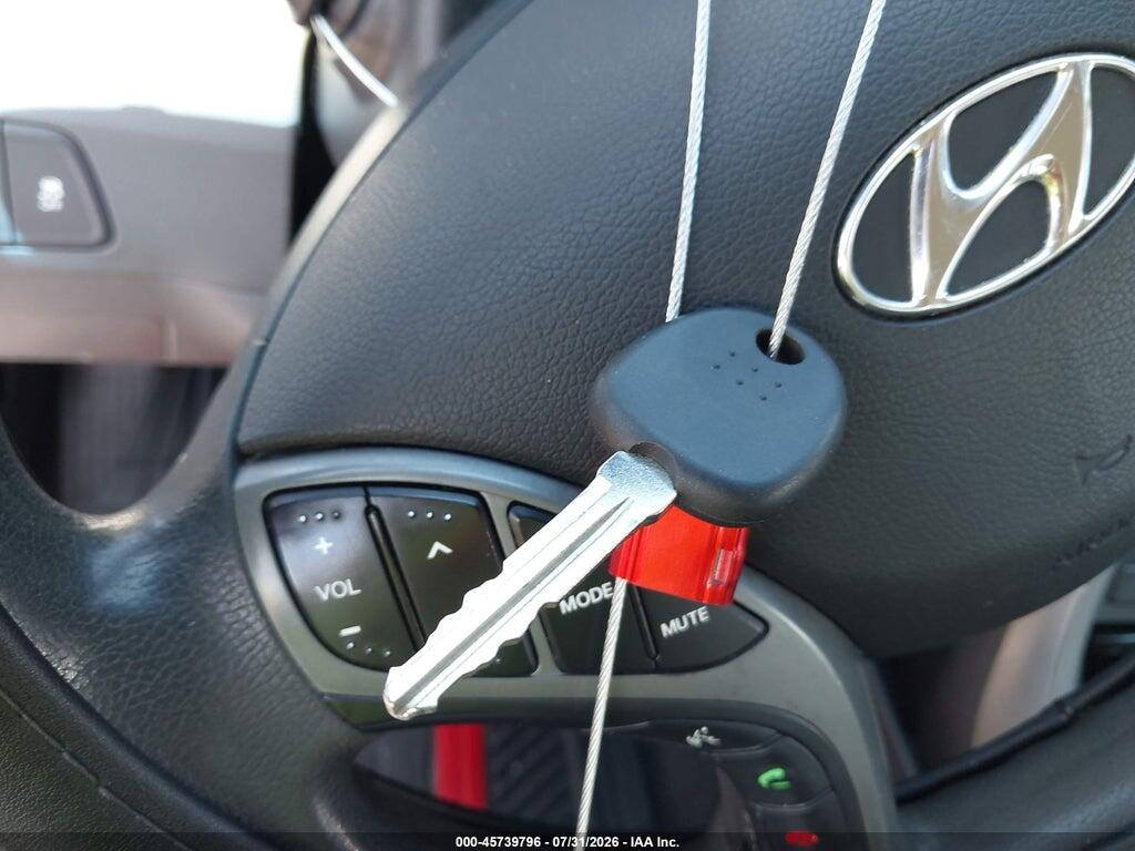 5NPDH4AEXFH598802 2015 HYUNDAI ELANTRA photo no. 11