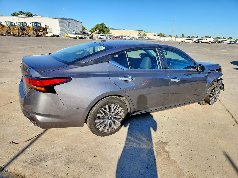 2025 NISSAN ALTIMA SV — Фото 3 из 12