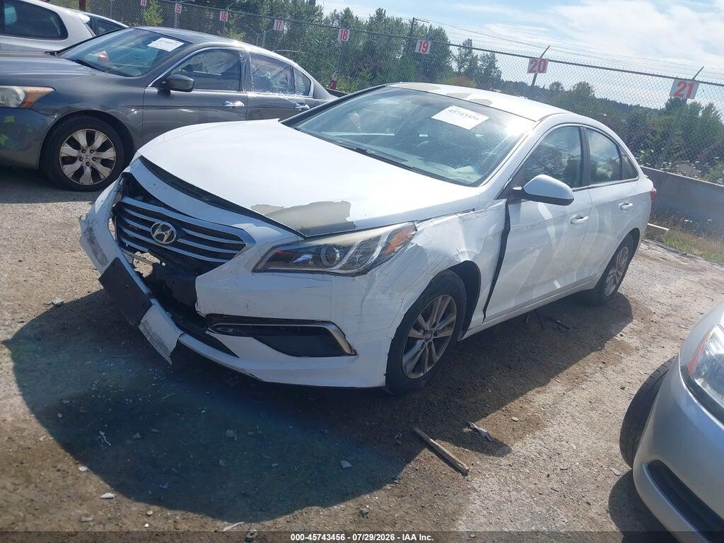 5NPE24AF3FH006137 2015 HYUNDAI SONATA photo no. 2
