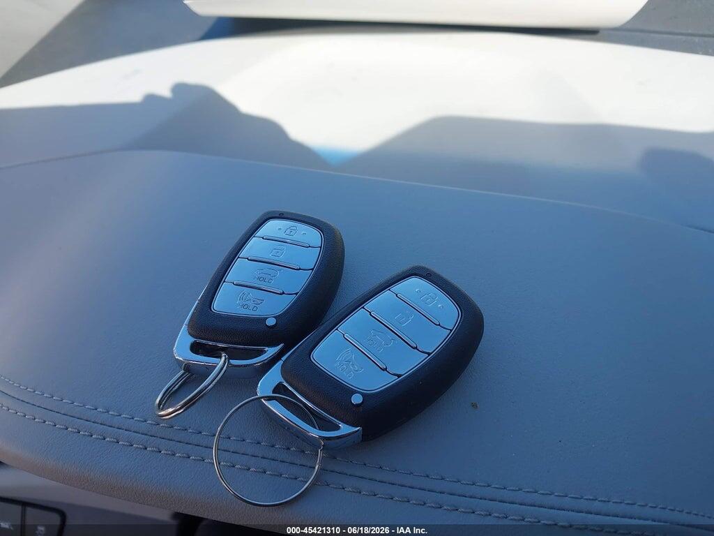 KMHC65LC4LU219776 2020 HYUNDAI IONIQ HYBRID photo no. 11