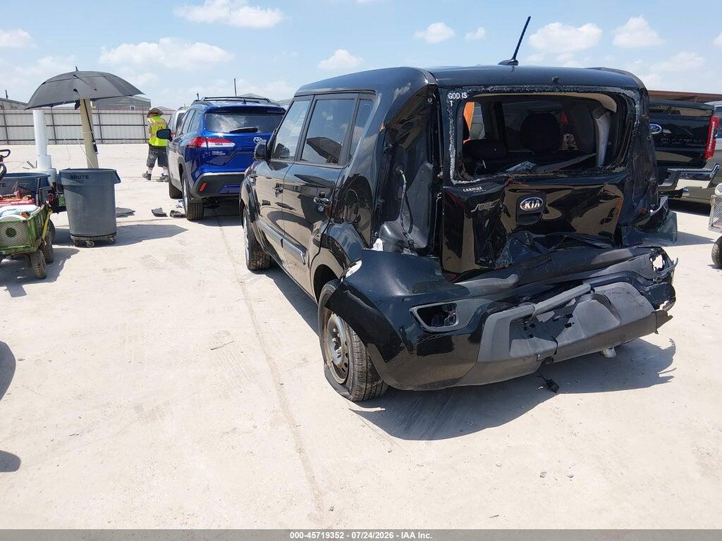 KNDJT2A50D7750318 2013 KIA SOUL photo no. 3