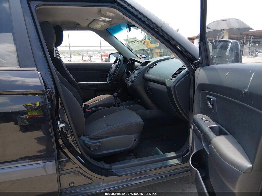 KNDJT2A50D7750318 2013 KIA SOUL photo no. 5