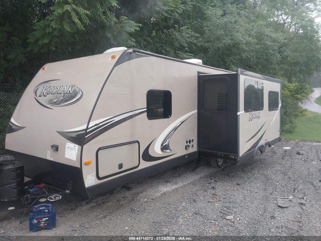47CTS5P28DK172149 2013 DUTCHMEN KODIAK 263RLSL TRAVEL TRAILER photo no. 2