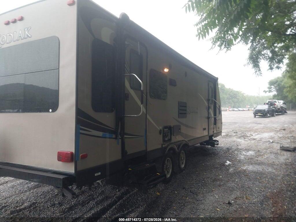 47CTS5P28DK172149 2013 DUTCHMEN KODIAK 263RLSL TRAVEL TRAILER photo no. 4