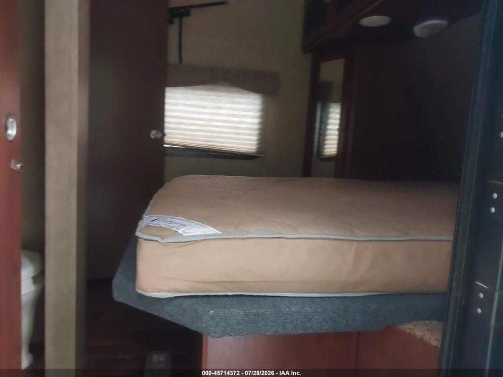 47CTS5P28DK172149 2013 DUTCHMEN KODIAK 263RLSL TRAVEL TRAILER photo no. 5