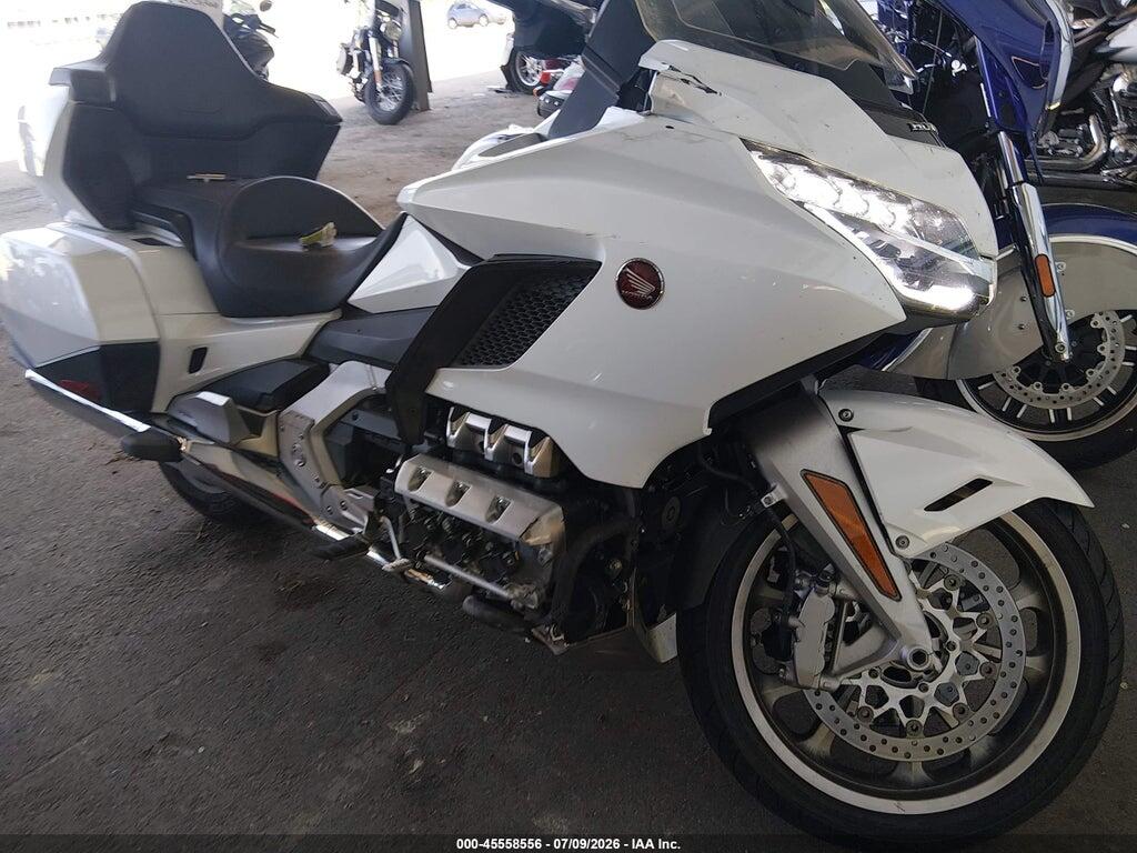 JH2SC7907JK001087 2018 HONDA GL1800 photo no. 1
