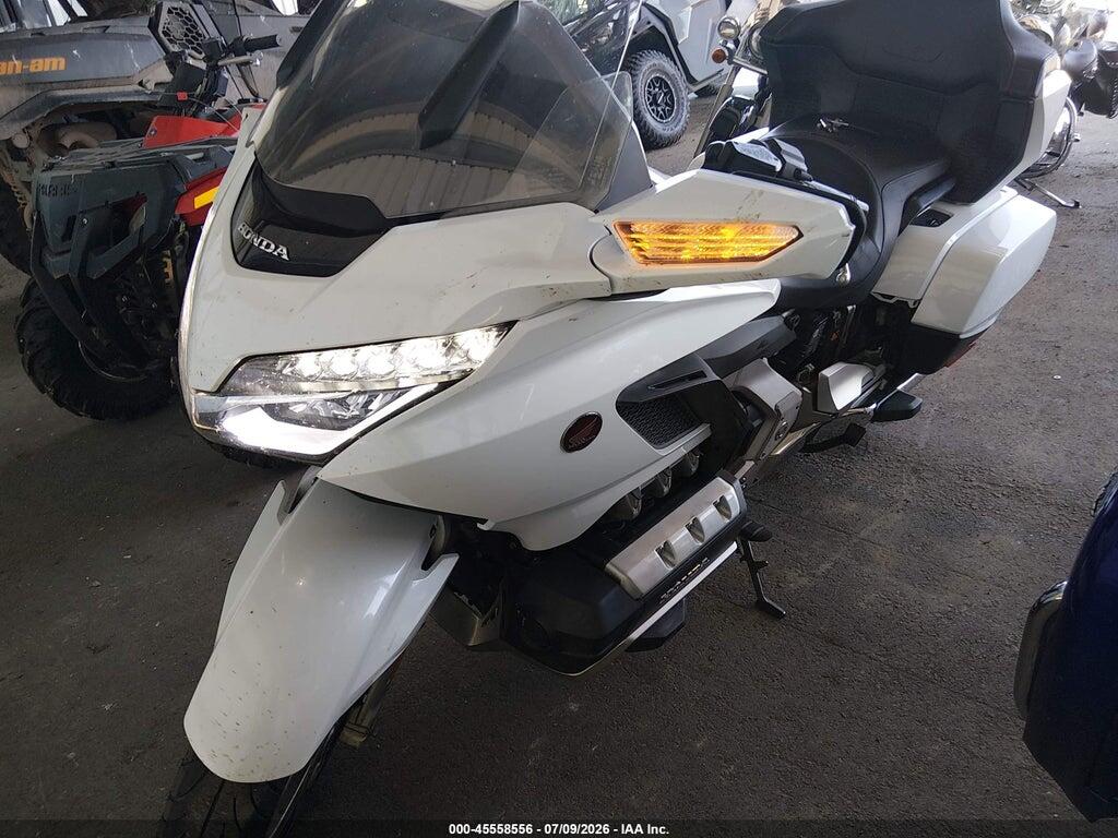 JH2SC7907JK001087 2018 HONDA GL1800 photo no. 2