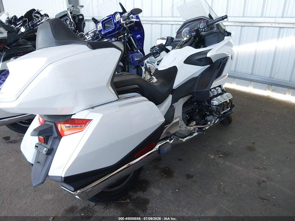JH2SC7907JK001087 2018 HONDA GL1800 photo no. 4