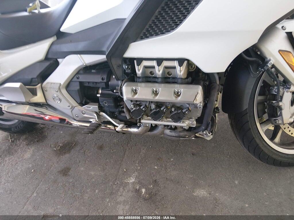JH2SC7907JK001087 2018 HONDA GL1800 photo no. 8