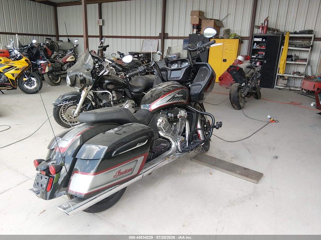 56KLCBRR2L3390128 2020 INDIAN MOTORCYCLE CO. CHALLENGER photo no. 4