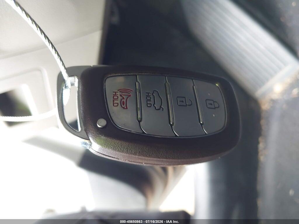 KMHD84LF0JU503079 2018 HYUNDAI ELANTRA photo no. 11