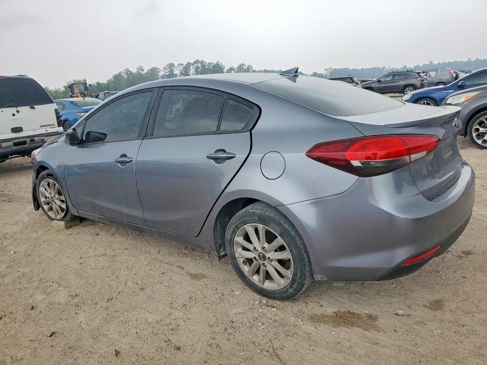 2017 KIA FORTE S — Фото 2 из 12