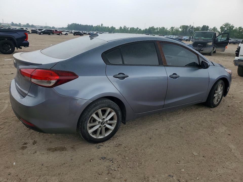 2017 KIA FORTE S — Фото 3 из 12
