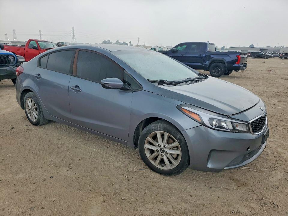 2017 KIA FORTE S — Фото 4 из 12