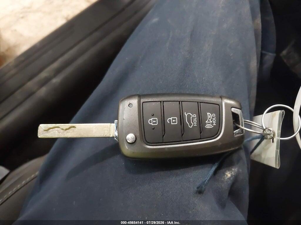 KMHH35LE5JU063003 2018 HYUNDAI ELANTRA GT photo no. 11