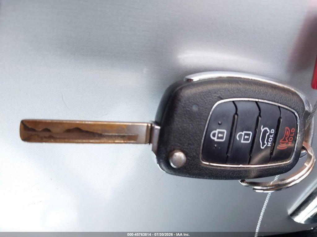 5NMZT3LB2JH080951 2018 HYUNDAI SANTA FE SPORT photo no. 11