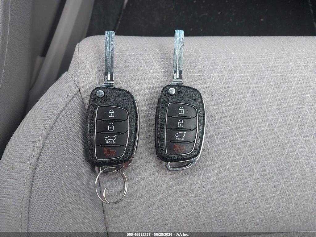 KM8J2CA47JU654811 2018 HYUNDAI TUCSON photo no. 11