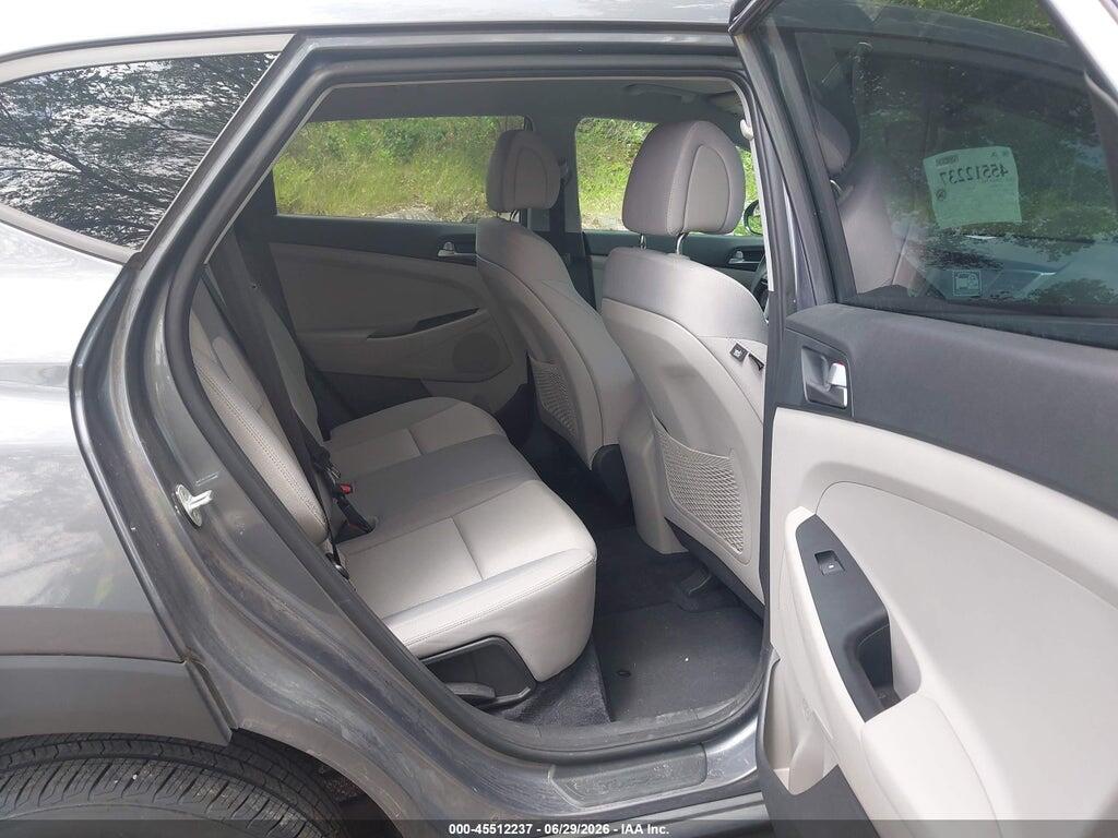 KM8J2CA47JU654811 2018 HYUNDAI TUCSON photo no. 8