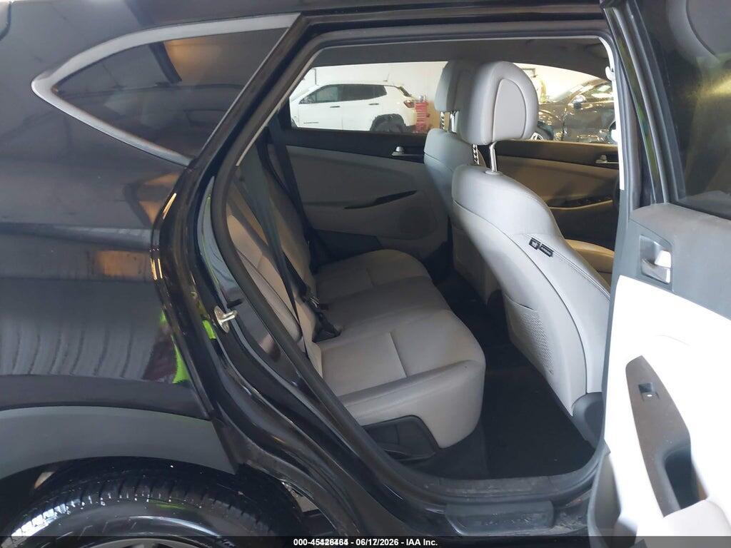 KM8J2CA46JU656260 2018 HYUNDAI TUCSON photo no. 8