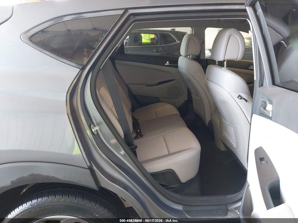 KM8J2CA47JU654923 2018 HYUNDAI TUCSON photo no. 8