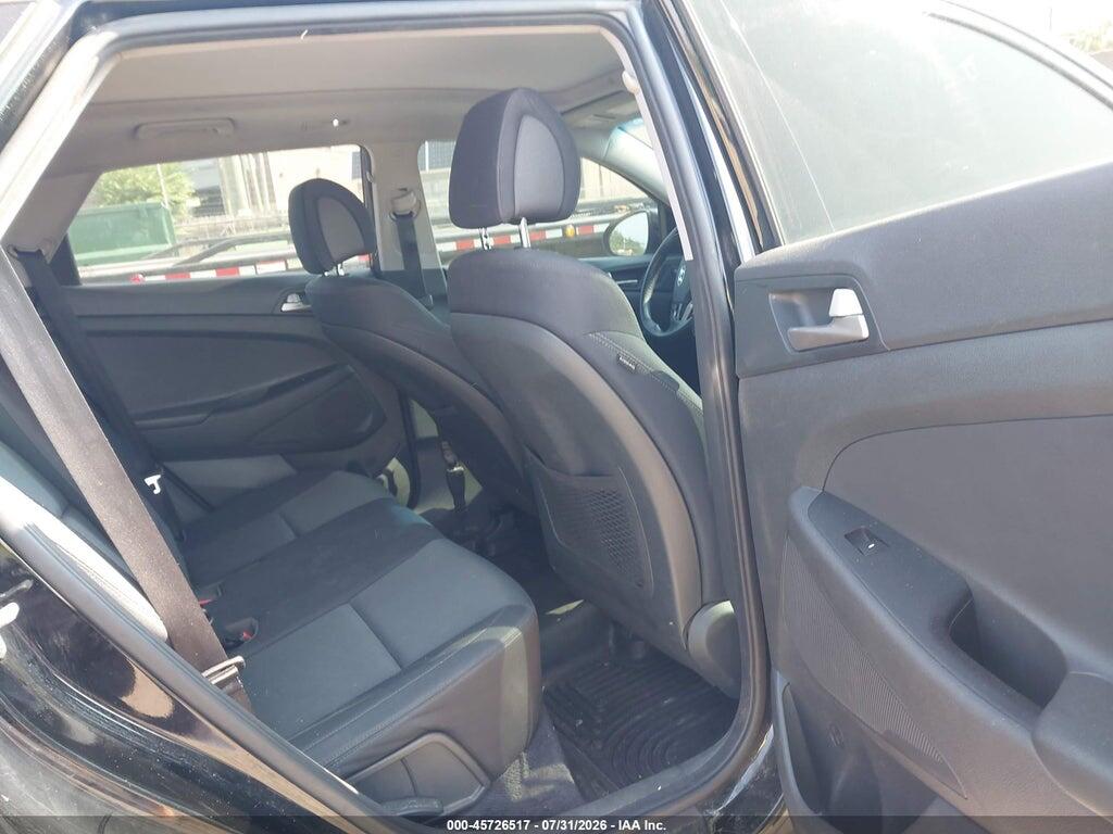 KM8J3CA29JU792040 2018 HYUNDAI TUCSON photo no. 8
