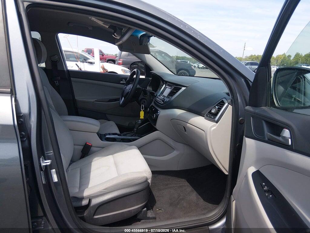 KM8J2CA44JU677897 2018 HYUNDAI TUCSON photo no. 5