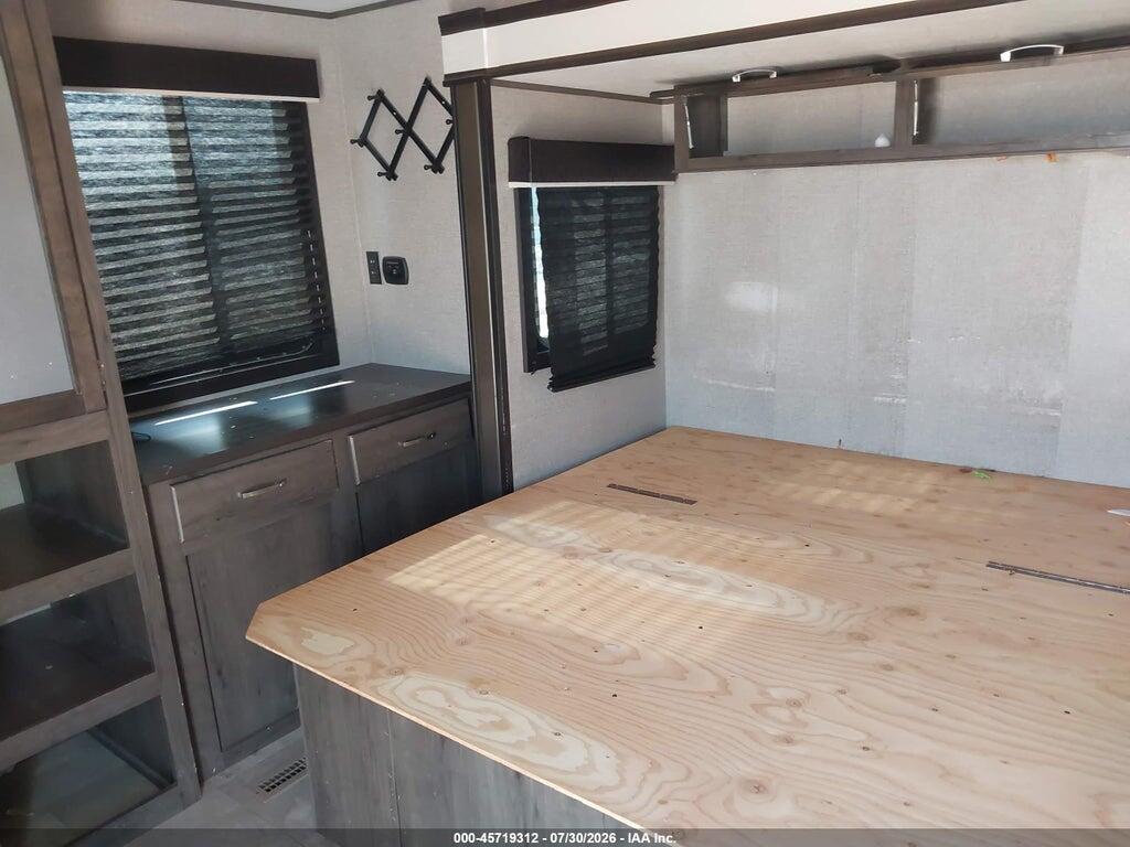 1UJBJ0BV2L1T60142 2020 JAYCO JAY FLIGHT 40' TRAVEL TRAILER photo no. 12