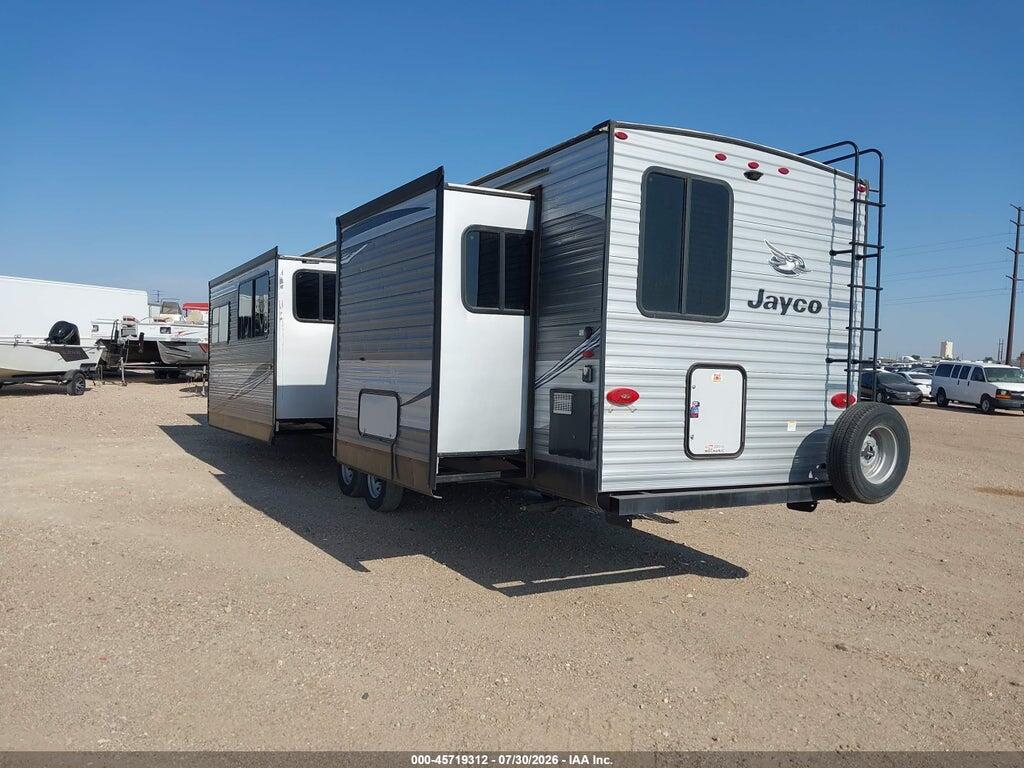 1UJBJ0BV2L1T60142 2020 JAYCO JAY FLIGHT 40' TRAVEL TRAILER photo no. 3