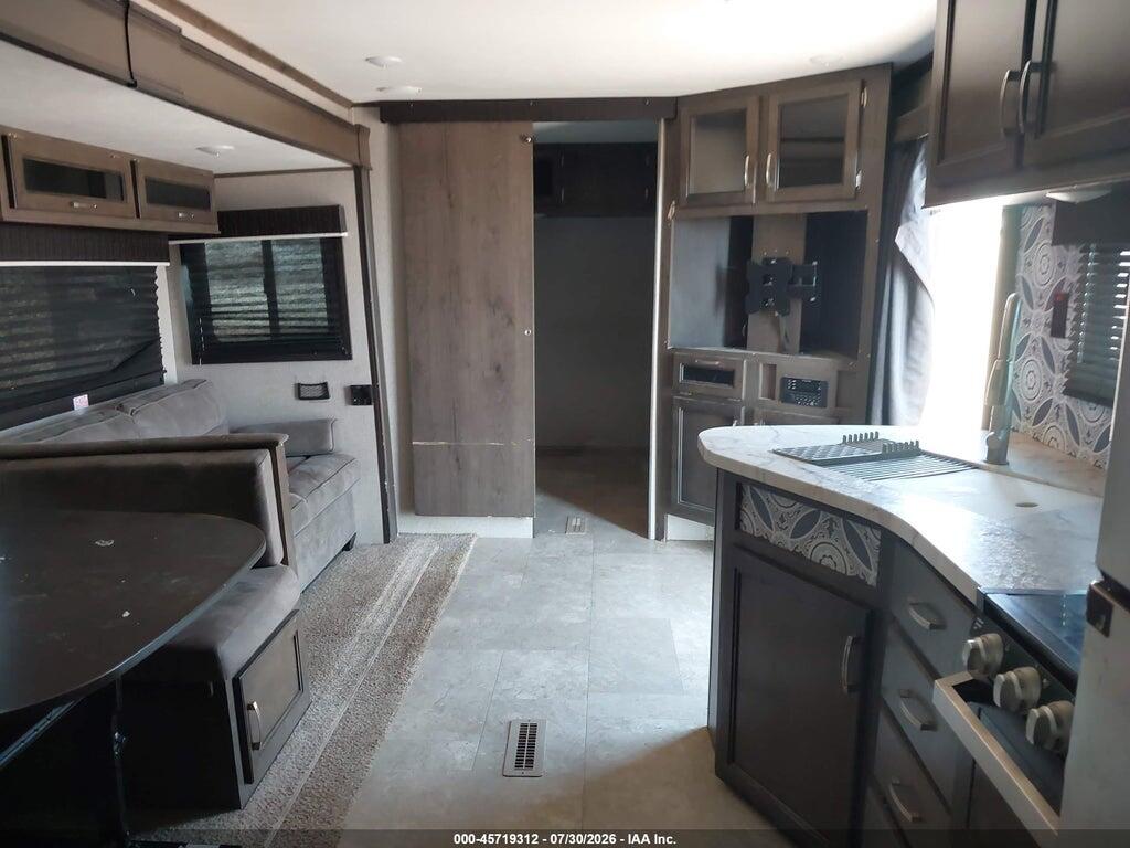 1UJBJ0BV2L1T60142 2020 JAYCO JAY FLIGHT 40' TRAVEL TRAILER photo no. 5