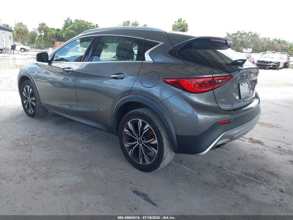 SJKCH5CR3JA050767 2018 INFINITI QX30 photo no. 3