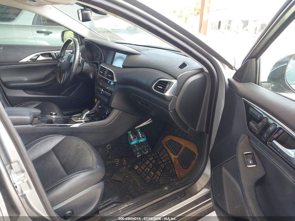 SJKCH5CR3JA050767 2018 INFINITI QX30 photo no. 5
