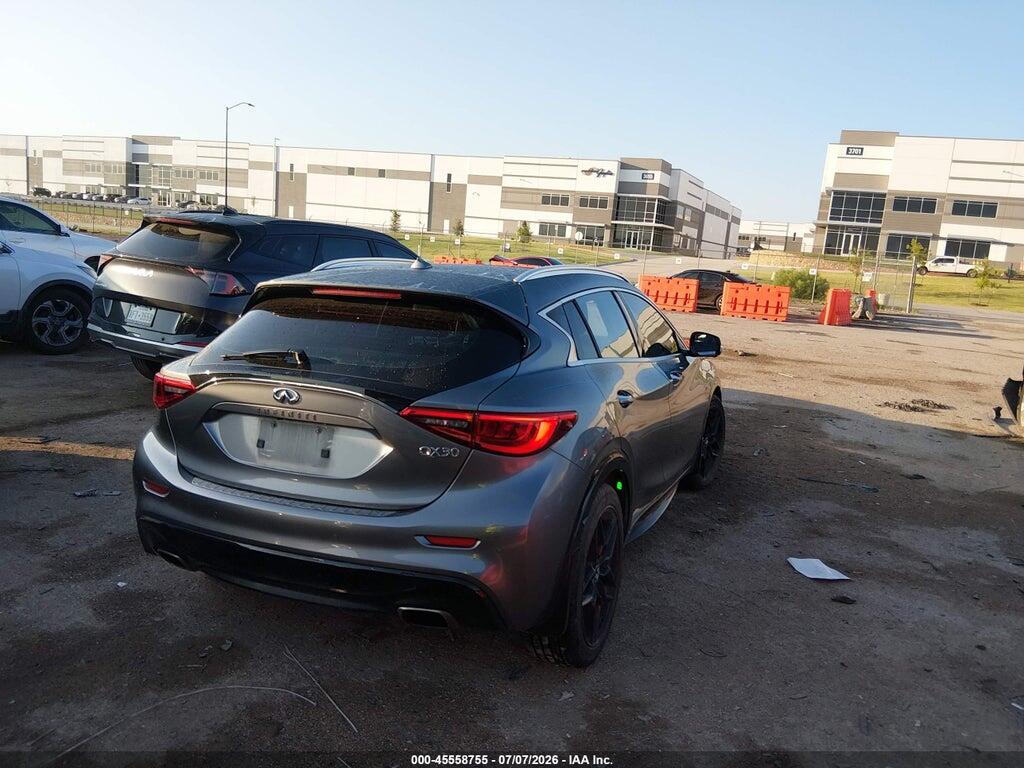 SJKCH5CP7KA011356 2019 INFINITI QX30 photo no. 4