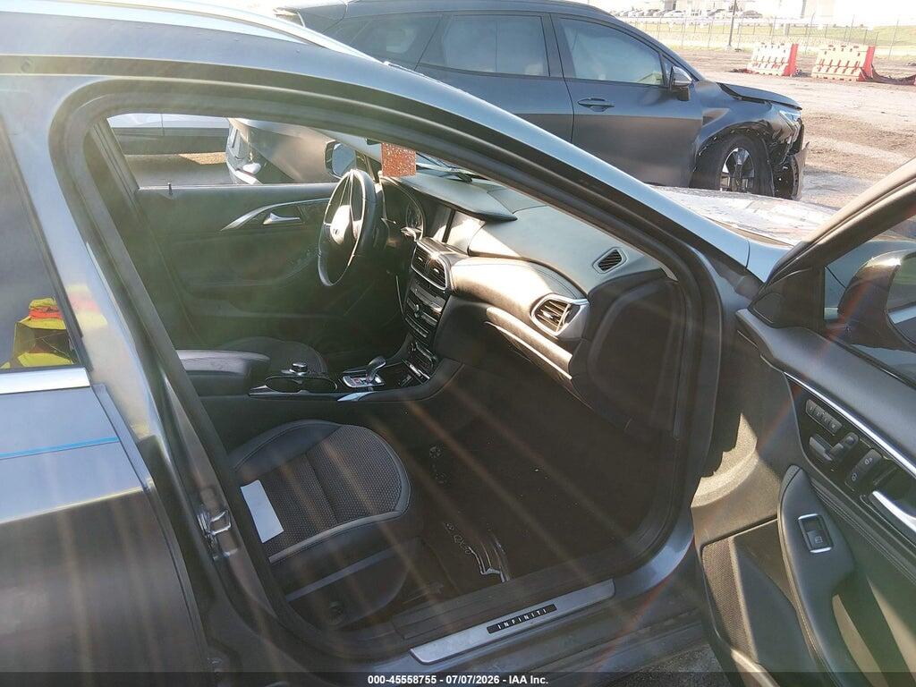 SJKCH5CP7KA011356 2019 INFINITI QX30 photo no. 5