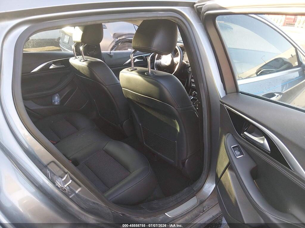 SJKCH5CP7KA011356 2019 INFINITI QX30 photo no. 8