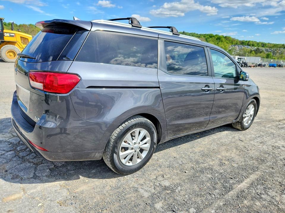 2017 KIA SEDONA LX — Фото 3 из 13