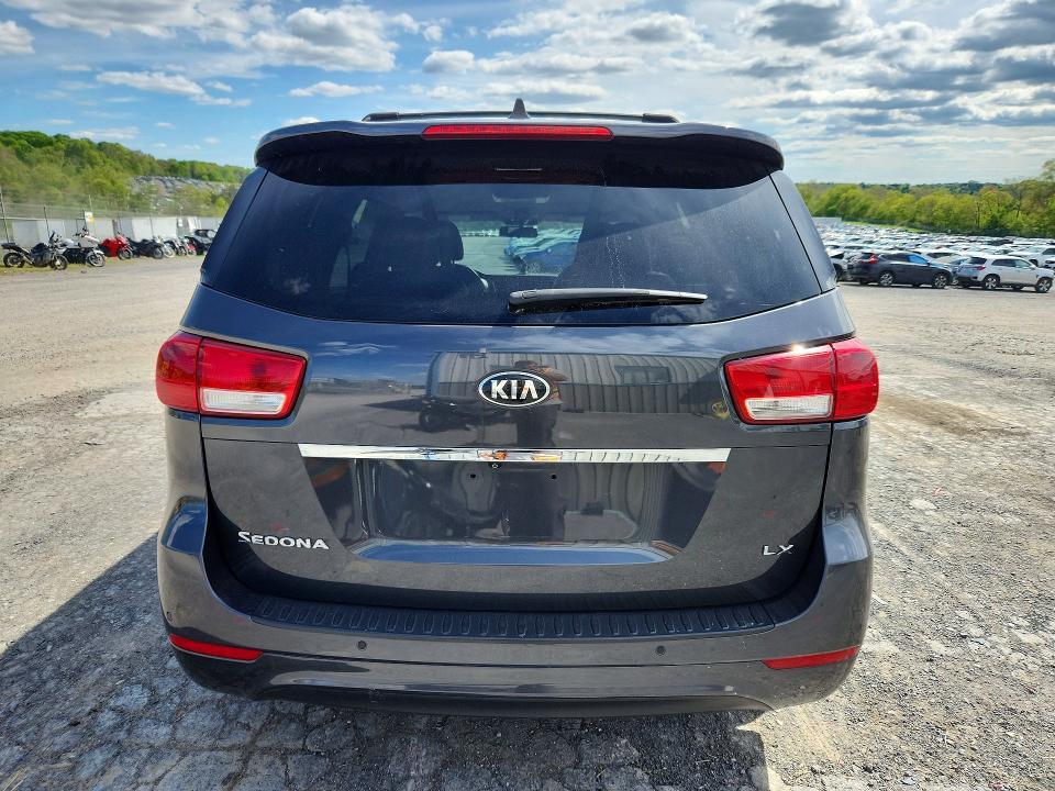 2017 KIA SEDONA LX — Фото 6 из 13
