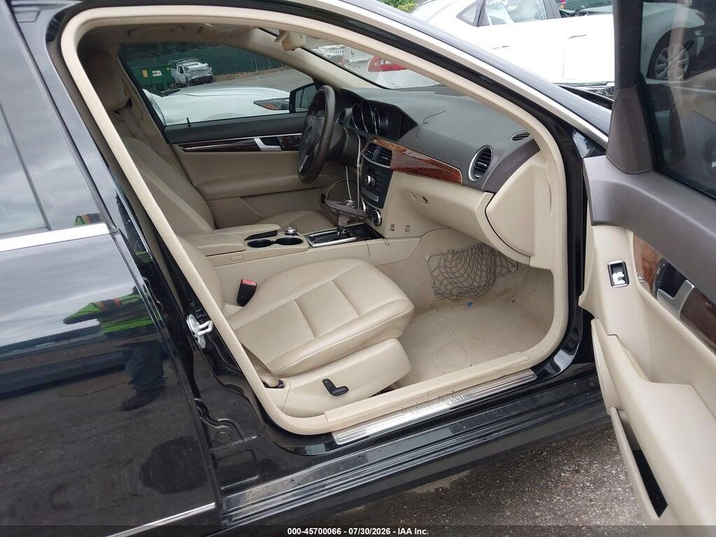 WDDGF8AB8DA806606 2013 MERCEDES-BENZ C 300 photo no. 5