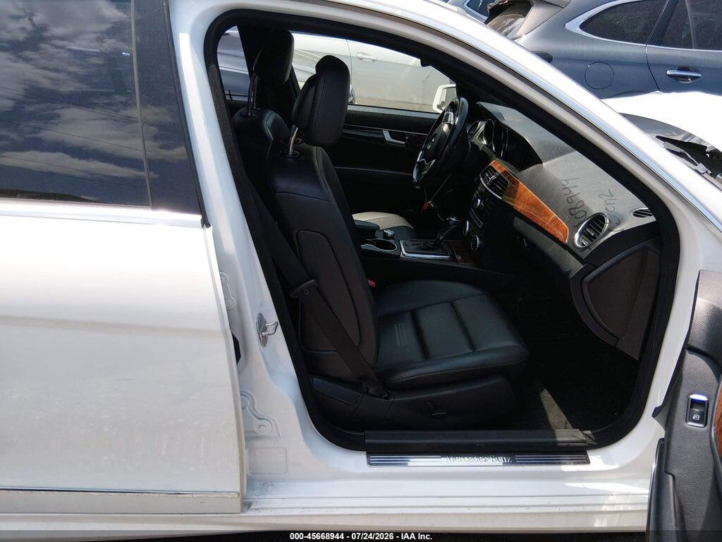 WDDGF8AB1DR271281 2013 MERCEDES-BENZ C 300 photo no. 5
