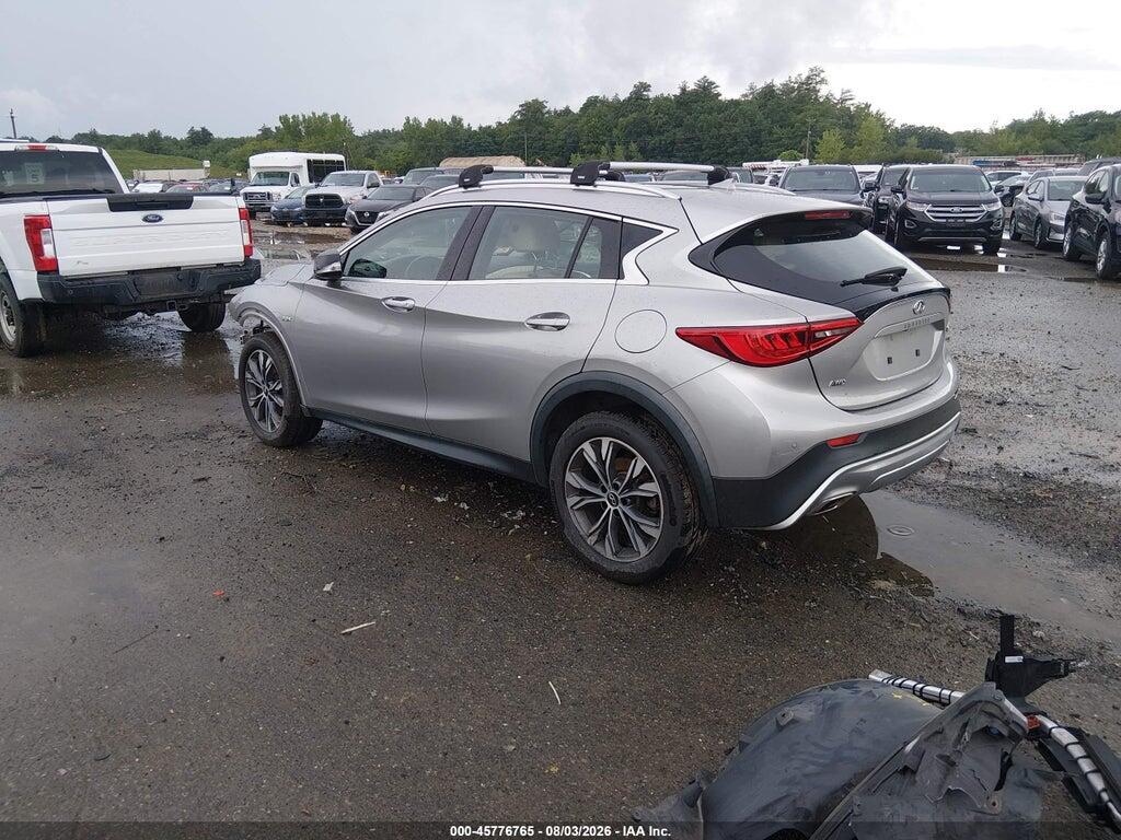 SJKCH5CR4JA044900 2018 INFINITI QX30 photo no. 3