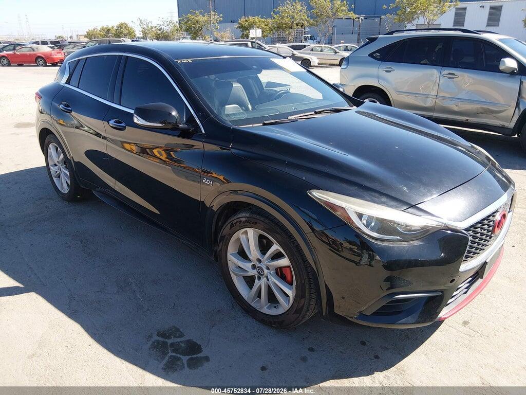 SJKCH5CP2JA056977 2018 INFINITI QX30 photo no. 1