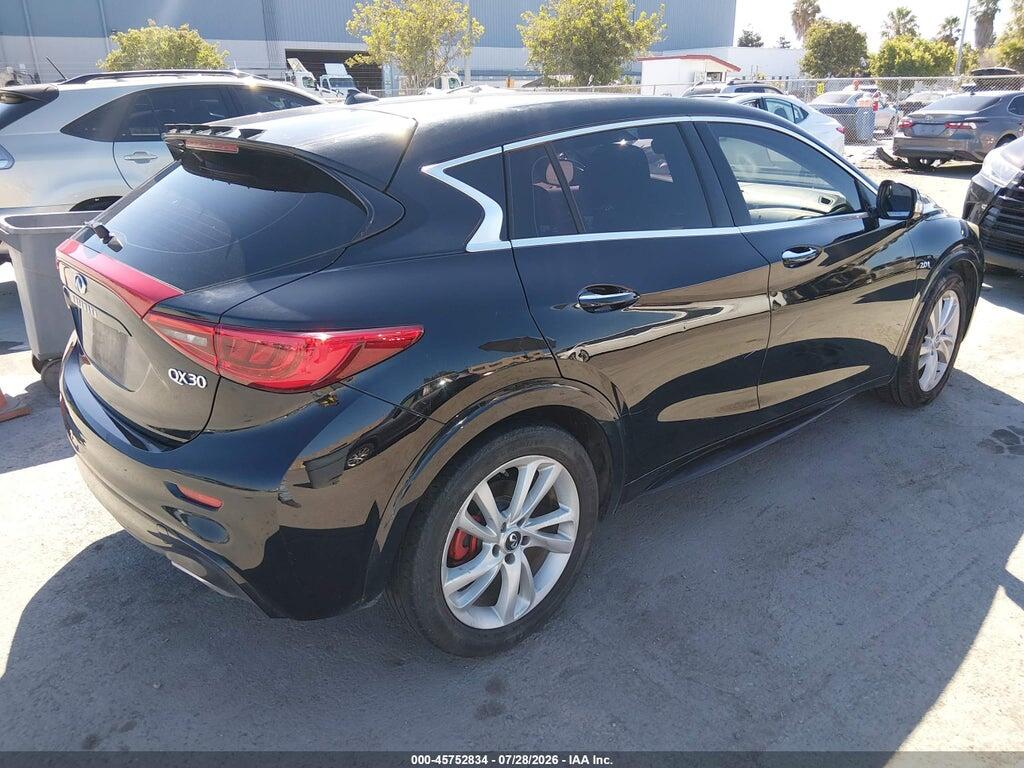 SJKCH5CP2JA056977 2018 INFINITI QX30 photo no. 4