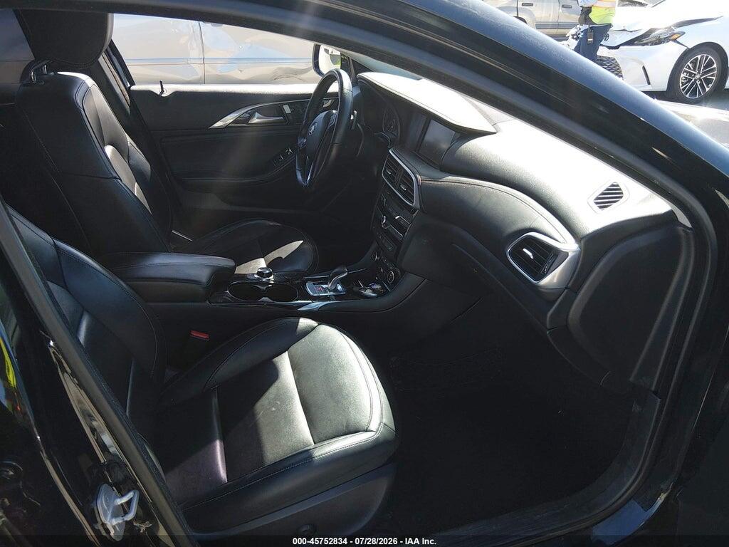 SJKCH5CP2JA056977 2018 INFINITI QX30 photo no. 5