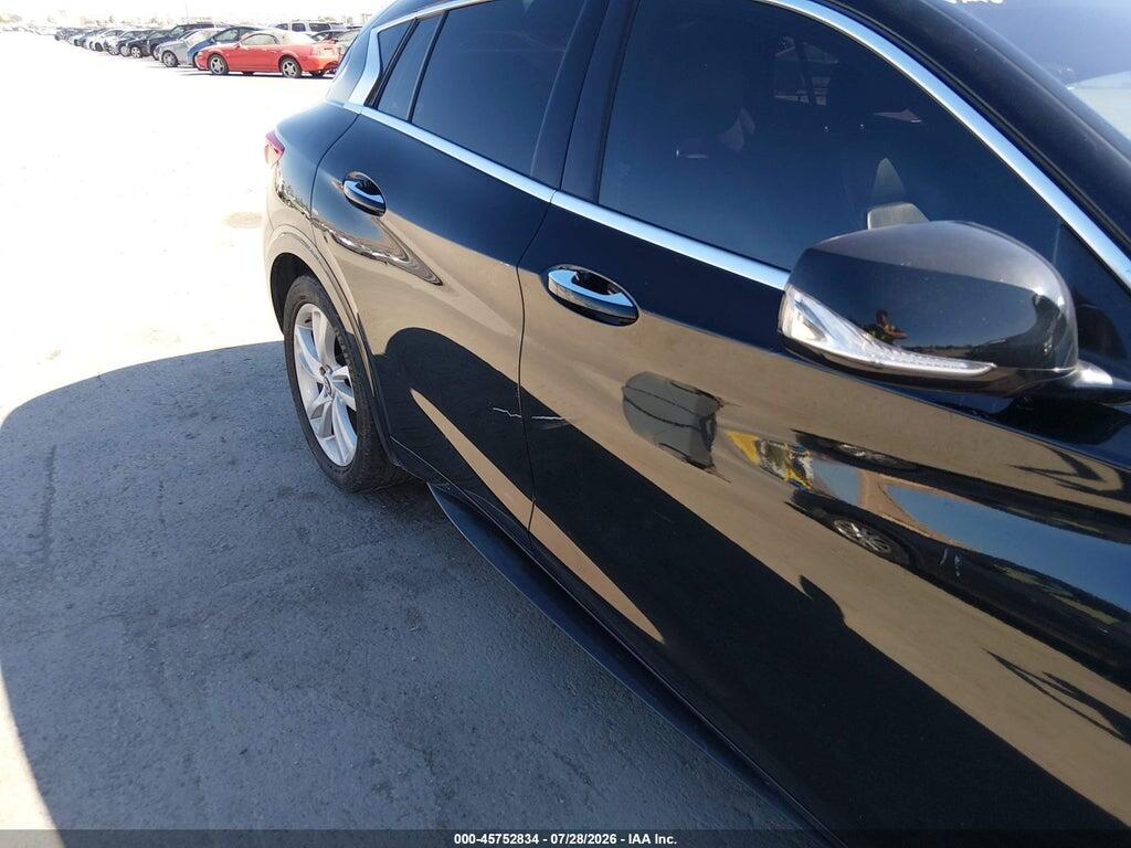 SJKCH5CP2JA056977 2018 INFINITI QX30 photo no. 6