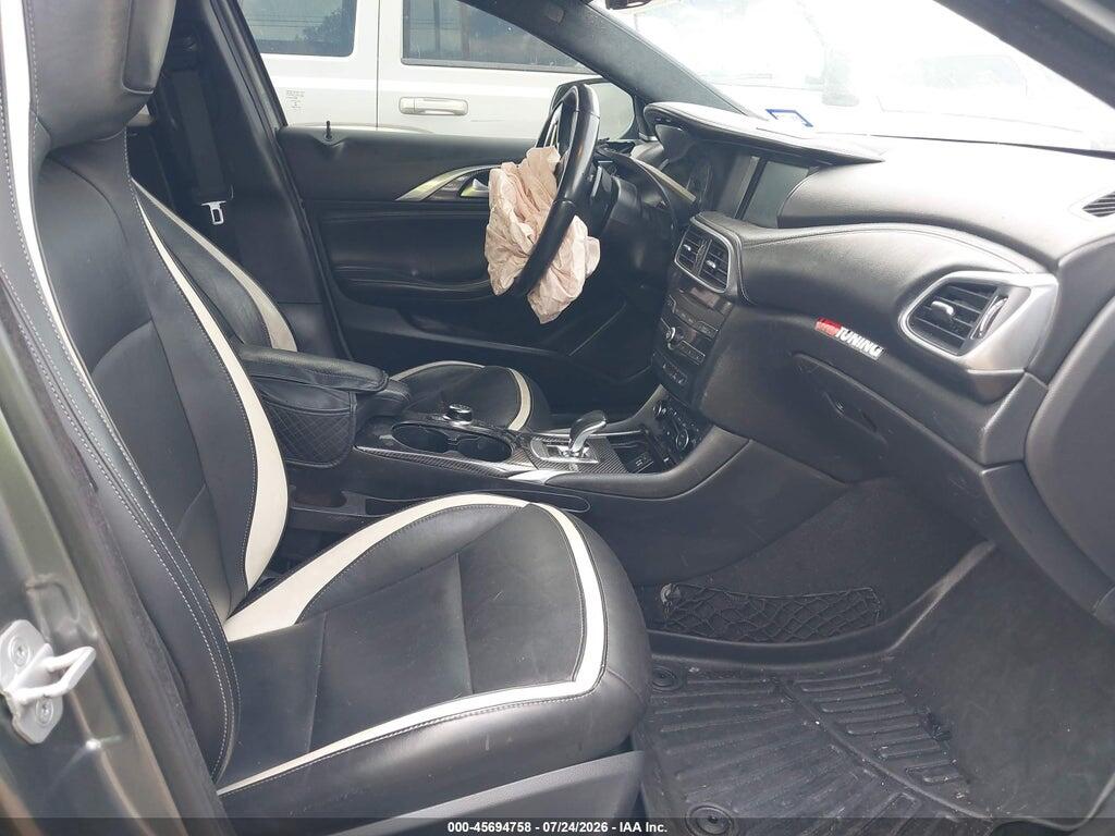 SJKCH5CP0JA043984 2018 INFINITI QX30 photo no. 5