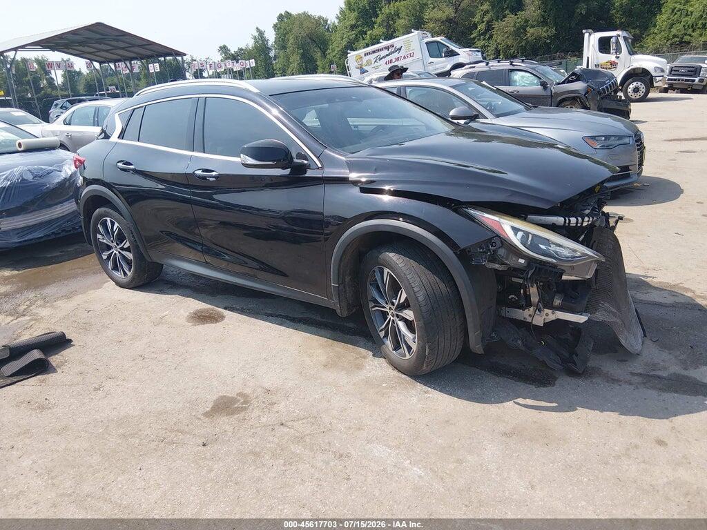 SJKCH5CR8JA045211 2018 INFINITI QX30 photo no. 1