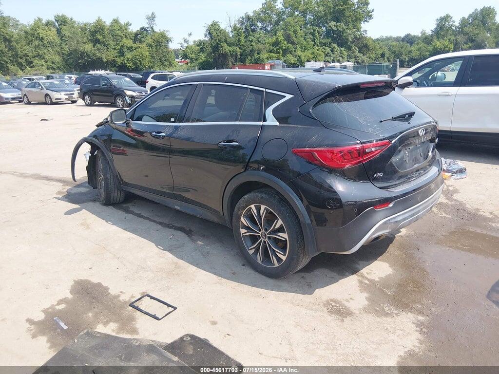SJKCH5CR8JA045211 2018 INFINITI QX30 photo no. 3