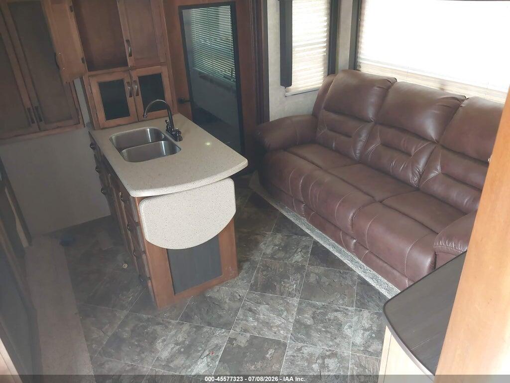4YDF32721FR805463 2015 KEYSTONE M3221 photo no. 12